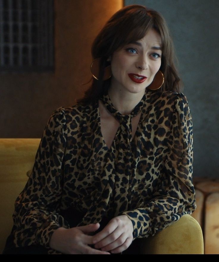 позвали на вечеринку по случаю хеллоуина. решила нарядиться серегой, обнеся его гардероб.