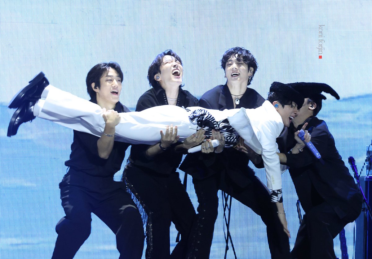 JpKoni's tweet image. RUNSEOKJIN_EP.TOUR ENCORE 인천 HD
귀여웡🥰
#방탄소년단진 #BTSJIN #RUNSEOKJIN_epTOUR_ECORE