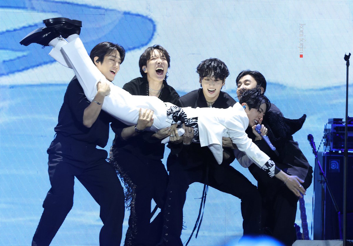 JpKoni's tweet image. RUNSEOKJIN_EP.TOUR ENCORE 인천 HD
귀여웡🥰
#방탄소년단진 #BTSJIN #RUNSEOKJIN_epTOUR_ECORE