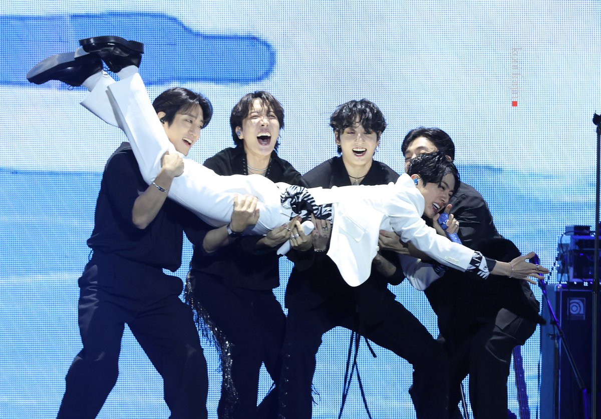 JpKoni's tweet image. RUNSEOKJIN_EP.TOUR ENCORE 인천 HD
귀여웡🥰
#방탄소년단진 #BTSJIN #RUNSEOKJIN_epTOUR_ECORE