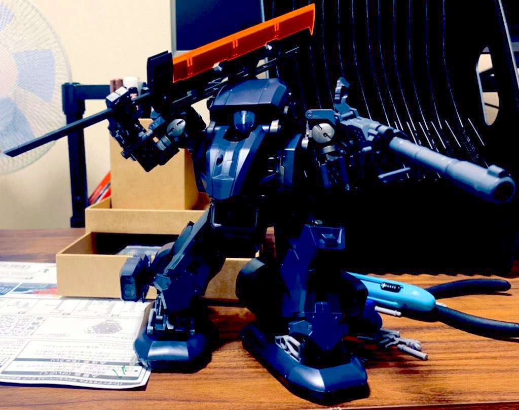 メカ太郎 Amazon.co.jp: ZATIVA 18cm赤Fun Larva 楽しい幼虫変身ロボット