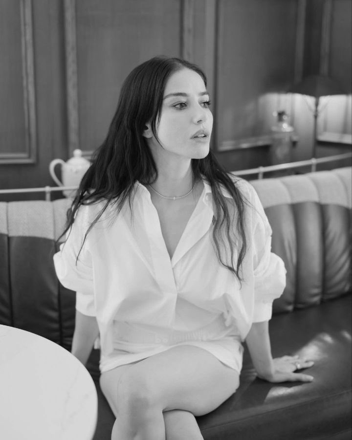 ValouHumb39's tweet photo. #ÖzgeGürel  Mrs Birsen article 💙 #GökhanAlkan has landed the lead role in the film #MedeniHaller

WILL PARTNER WITH #ÖZGEGÜREL
#GökhanAlkan will partner with #ÖzgeGürel who will play the role of Aylin in the film. In "Medeni Haller," Ozan will appear as a "marriage registrar" and Aylin as a "divorce lawyer."

The successful actor, who is very selective about his projects, has signed on for Sinehane's film "Medeni Haller".
Gökhan Alkan has been cast in the lead role of the film "Medeni Haller"
Gökhan Alkan's new project has been announced. The successful actor, who is very selective about his projects, has signed on for Sinehane's film "Medeni Haller". Alkan will play the role of "Ozan" in the film, which will be directed by Selçuk Aydemir.