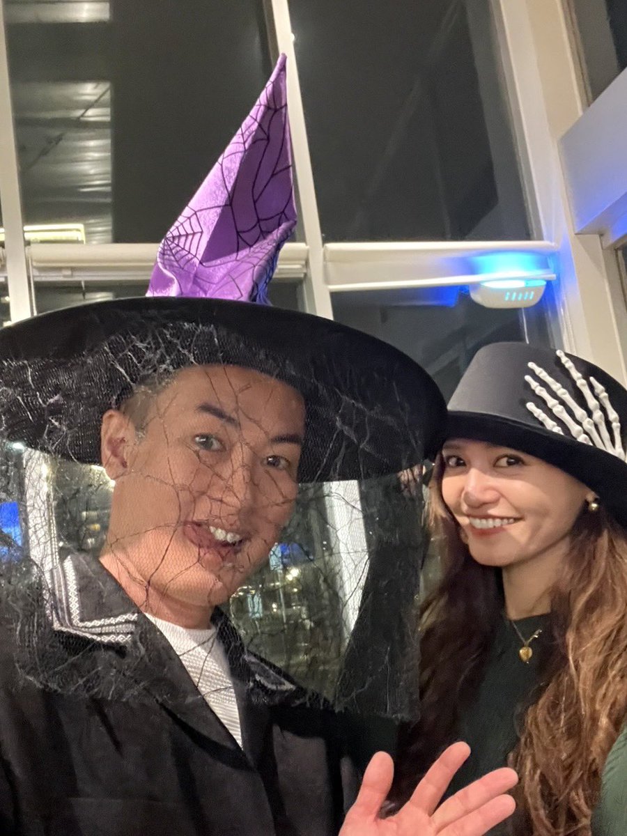 本日は幕張ネイバーフッドドックでハロウィンナイト🎃👻🧙✨岩瀬舞音さんとディズニーやミュージカル、フランス歌曲など幅広くお届けしました🎤🎹お足元が悪い中、たくさんのお客さまがお越しくださり嬉しかったです✨ありがとうございました😍かなりモリモリプログラムでしたが楽しかった🎼