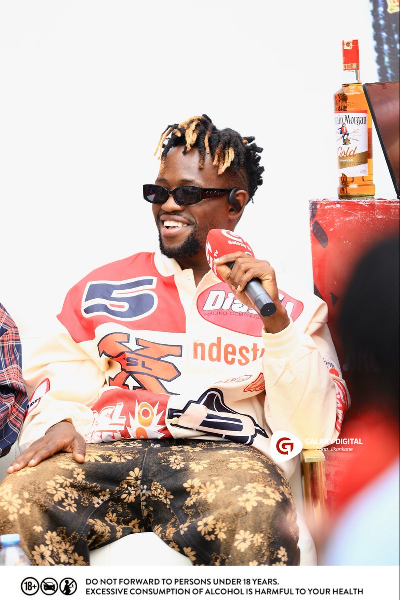 GalaxyFMUg's tweet image. Dax Vibes checks in for #ZzinaBigBang 

Any questions for him?

Powered by #SpiceOn | #CaptainMorganUG