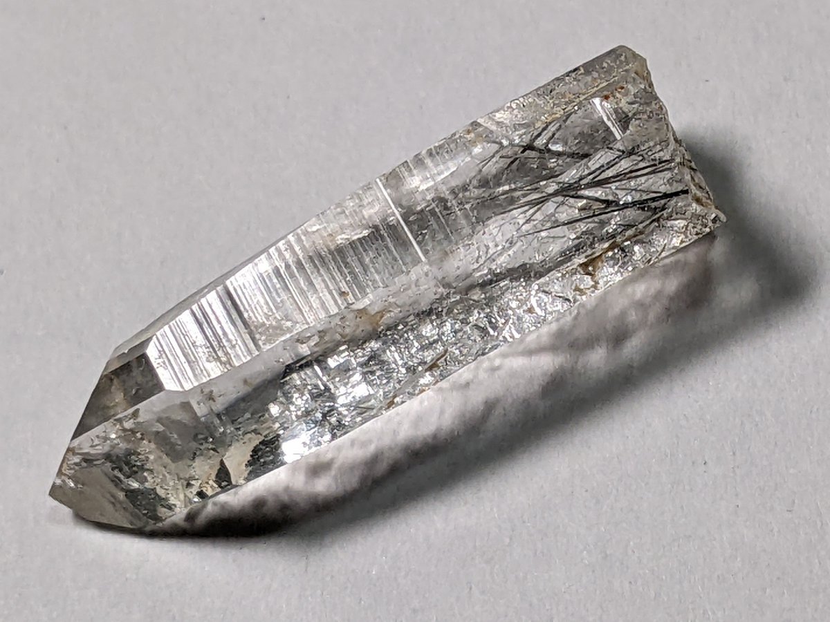 ブラックフライデー半額セール　25,000円　圧巻の巨大水晶柱　8.2キロ c0fb1a0db003c463f7818c18e509e2