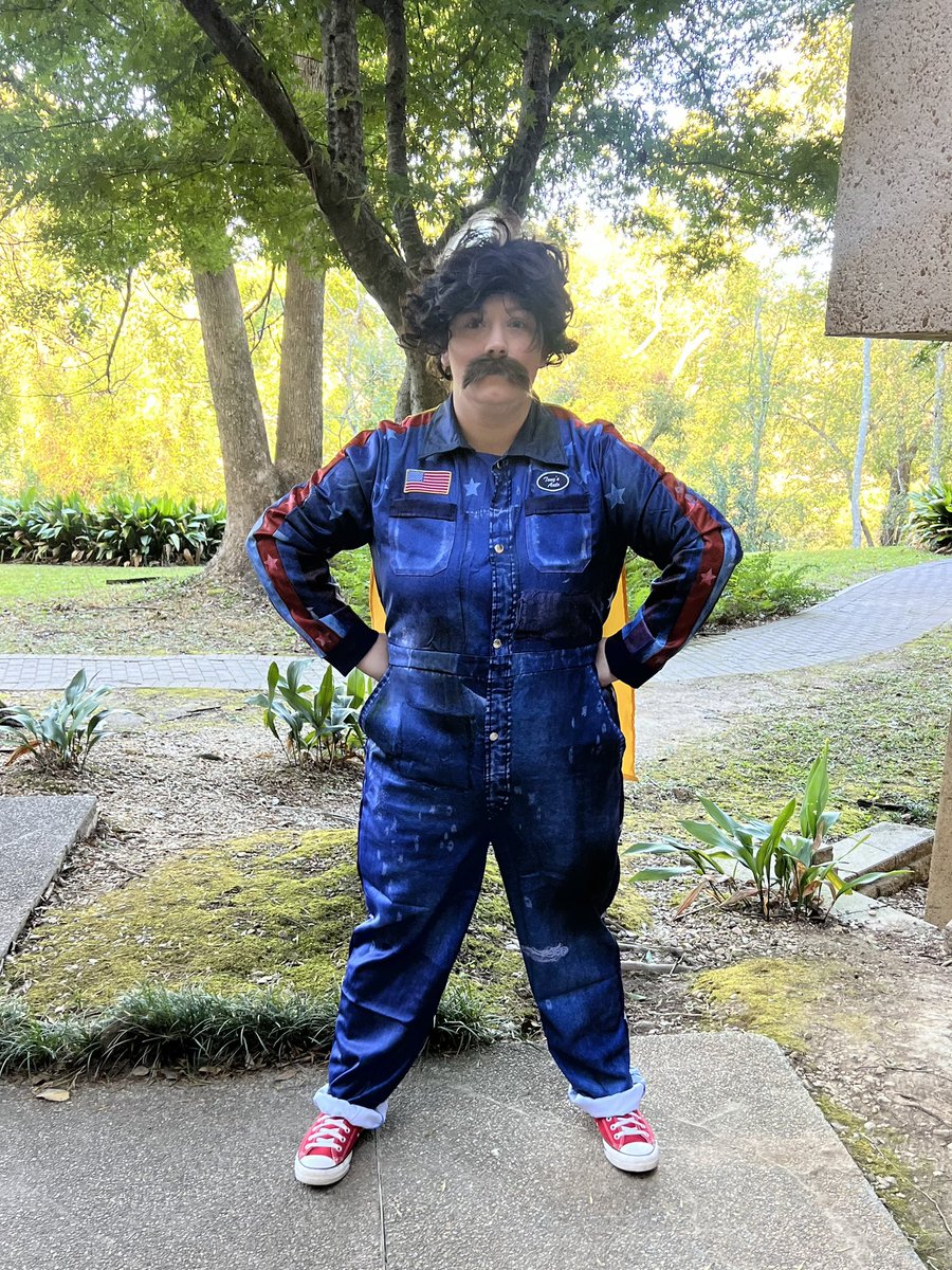 Chaotic_Classy's tweet image. I’m Rod, and I like to party