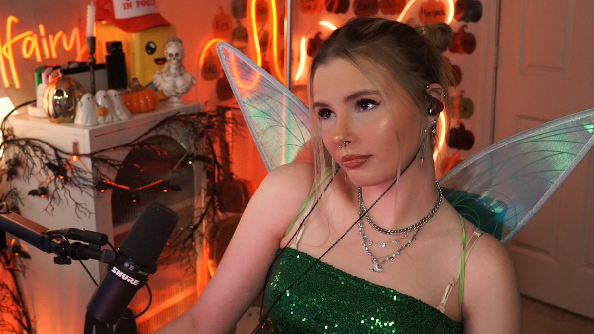 Faith, Trust and Pixie Dust will get me thru these Warzone lobbies...right?
🔴LIVE NOW🔴
💜twitch.tv/lilfairydidi
💚kick.com/lilfairydidi