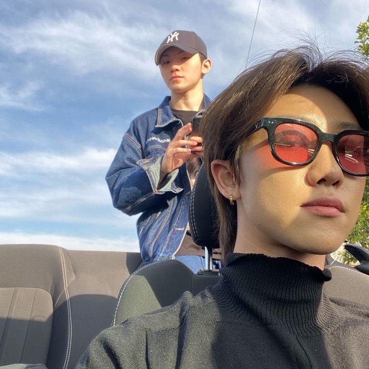 WELCOME NOVEMBER, IT’S MINGHAO AND WOOZI’S MONTH !!