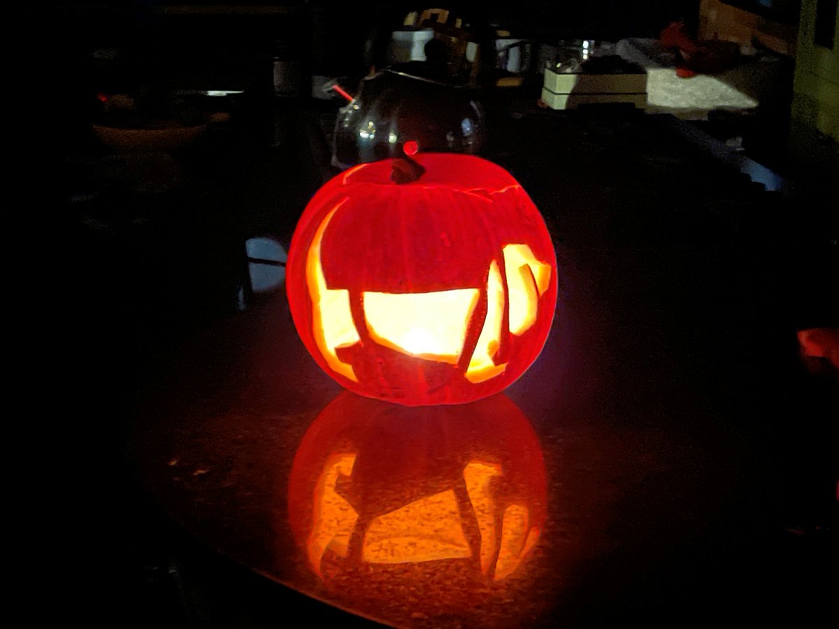 Happy Halloween. A 'Basset-O-Lantern' pumpkin carving competition entry from SKD berth holder, Libertijn

#spookyskd #spookyseason #happyhalloween #halloween2025 #skdmarina #seayousoon #SpookyFun #londonmarina