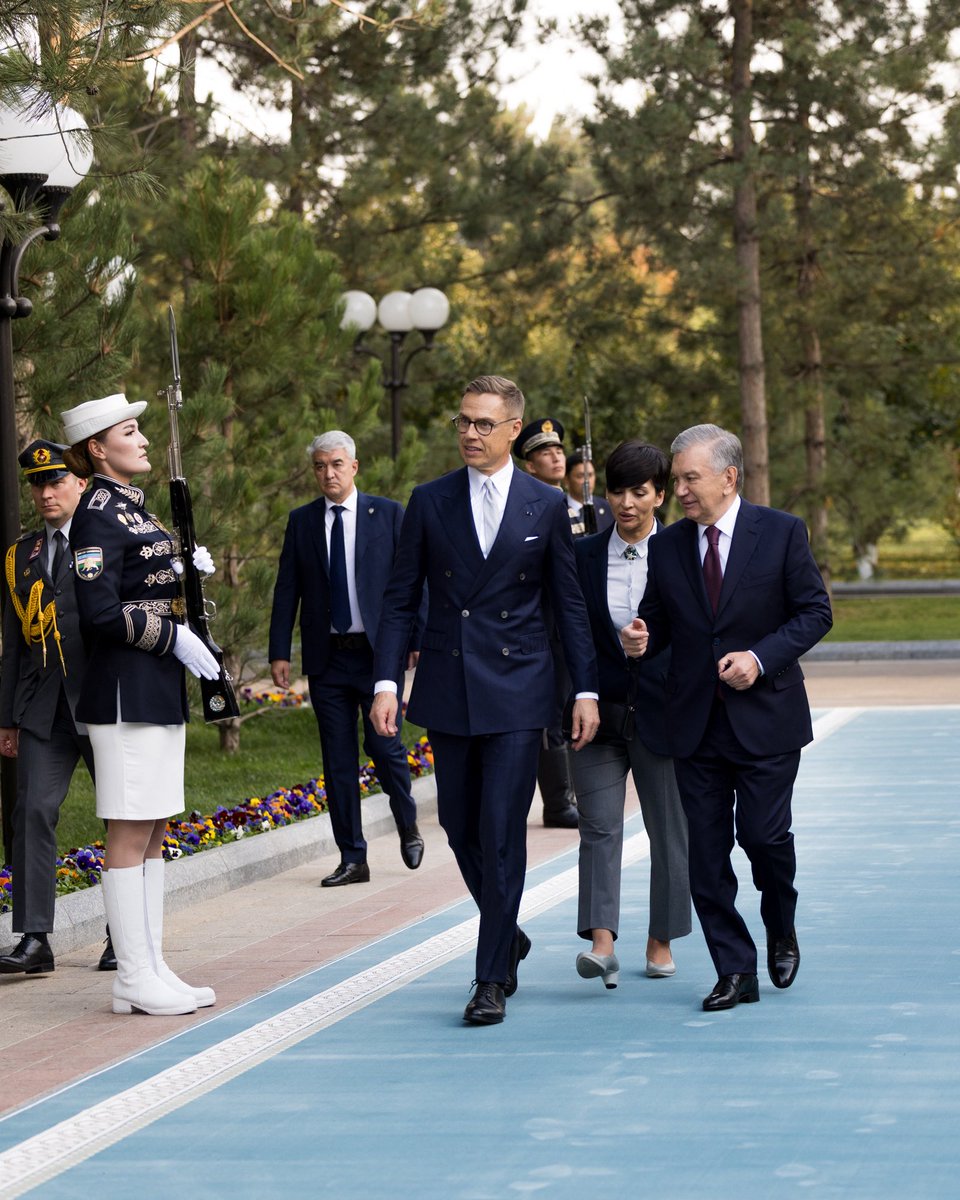 Elm kochasidagi Nightmare porno versiyasi Rus uchlik jinsiy aloqa bilan gaplashish