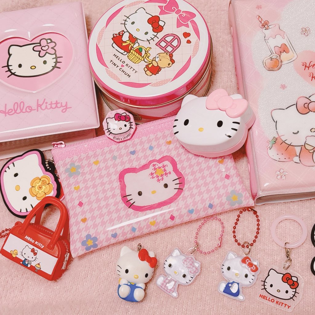 Kitty様 Girl x Hello Kitty Gass 50th Anniversary 8.125