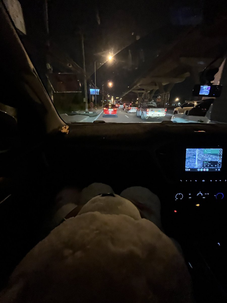 นั่งรถไปไหน55🐻