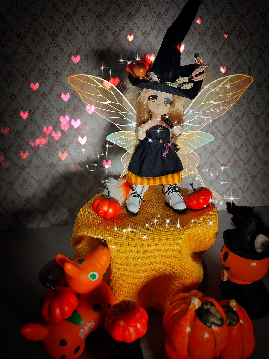 LienB14's tweet image. ハッピーハロウィン!
ルミュ:よるは~まらまらつつくよ~♪