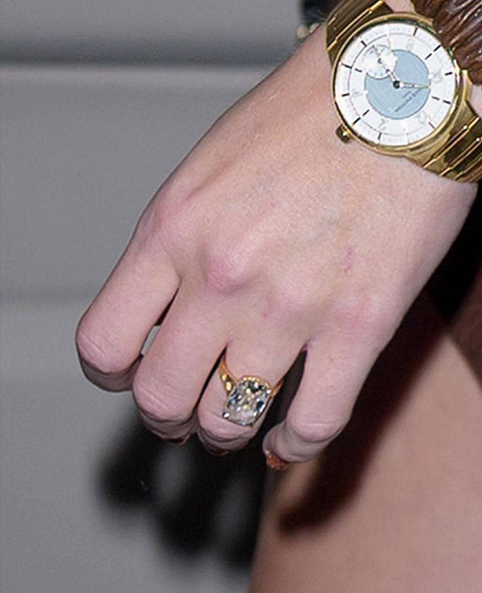 chloeandoomfs's tweet image. HELLO