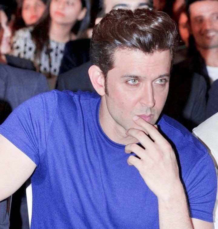 ali_hrx's tweet image. Face so goated that some chumps thinks he is AI generated. Even AI can&apos;t process this level of beauty. Absolute Majestic Personality! 
#HrithikRoshan𓃵