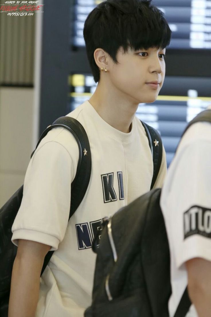 Kao様 CONCHO DRAWSTRING SHOULDER BAG(FREE SIZE Black): S'YTE｜THE