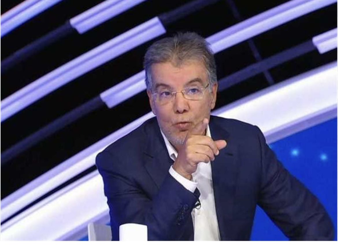 طارق ذياب :-
عندما يقول بأن ماتياس ليس لديه بصمه واضحه في الفريق 
وطريقة لعبه اصبحت مكشوفه
وتغييراته عشوائية 
وهو من يتحمل المسؤولية
هل طارق ذياب ما يفهم كوره ؟
للاسف العاطفه غلبت على البعض الذي لا يعرف من كرة القدم غير أسمها