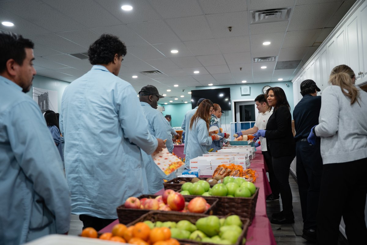 MiniCircuits's tweet image. Mini-Circuits’ Brooklyn, NY location hosted our annual Fall Harvest celebration for our team. With the autumn season in full swing, we brought all the comforts and tastes of fall to the office!

#fall #autumn #companyevent