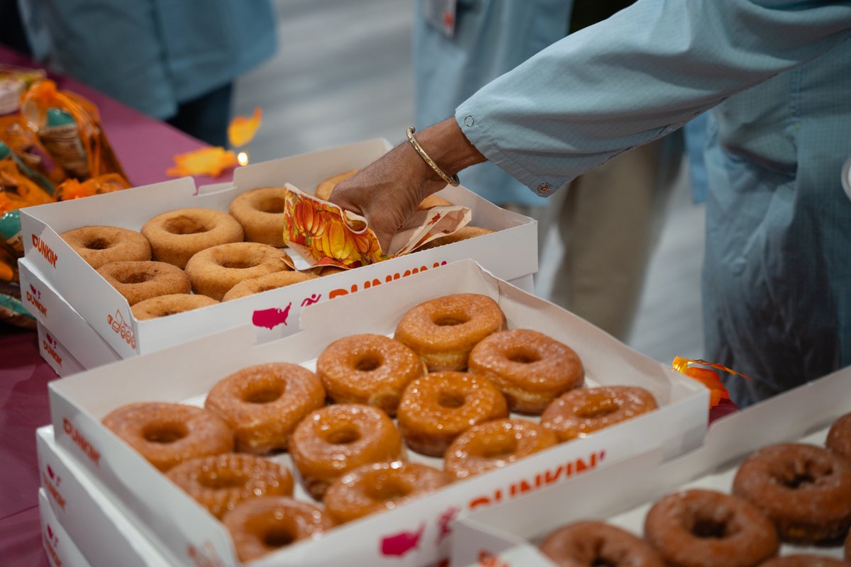 MiniCircuits's tweet image. Mini-Circuits’ Brooklyn, NY location hosted our annual Fall Harvest celebration for our team. With the autumn season in full swing, we brought all the comforts and tastes of fall to the office!

#fall #autumn #companyevent