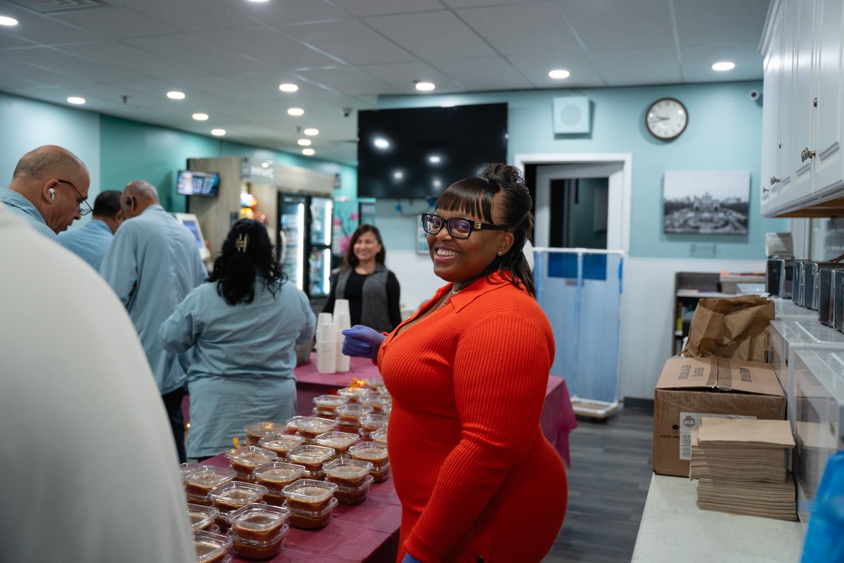 MiniCircuits's tweet image. Mini-Circuits’ Brooklyn, NY location hosted our annual Fall Harvest celebration for our team. With the autumn season in full swing, we brought all the comforts and tastes of fall to the office!

#fall #autumn #companyevent