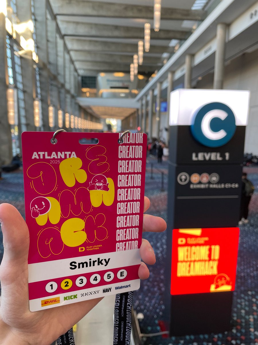 _Smirky's tweet image. Happy Halloween! It’s Day 1 of #DHAtlanta! 🎃🧡

Catch me streaming Borderlands 4 at the DreamHack Stream Studio from 1-3pm EST! Thanks to the #VaultNetwork for getting me a Steam Key for this activation! #2KPartner 🔥