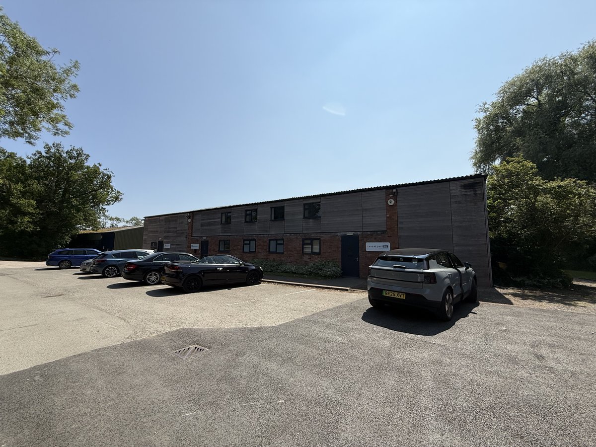 BromwichHardy's tweet image. 📍TO LET : Offices At Hatton Technology Park, Warwick, CV35 8XB

✅ Range of offices available (400sq ft - 2,500sq ft)
✅ Prime Warwickshire location
✅ Ample parking
✅ High speed broadband

Find the brochure here 👇 
bit.ly/47inBF3

#office #tolet #Warwick