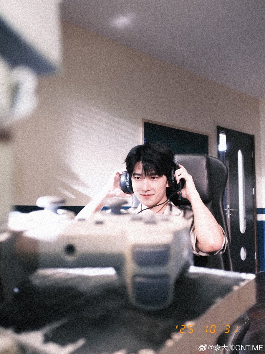 FulltimeBusy09's tweet photo. คนติดบ้าน ติดเกม 😚

#YangYang
#YangYang杨洋 
#หยางหยาง https://t.co/lMUCvHeGIy