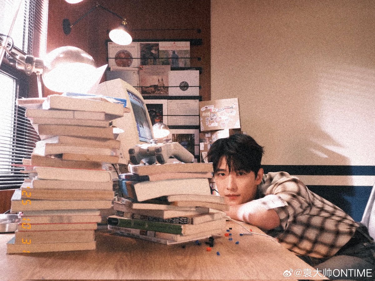 FulltimeBusy09's tweet photo. คนติดบ้าน ติดเกม 😚

#YangYang
#YangYang杨洋 
#หยางหยาง https://t.co/lMUCvHeGIy
