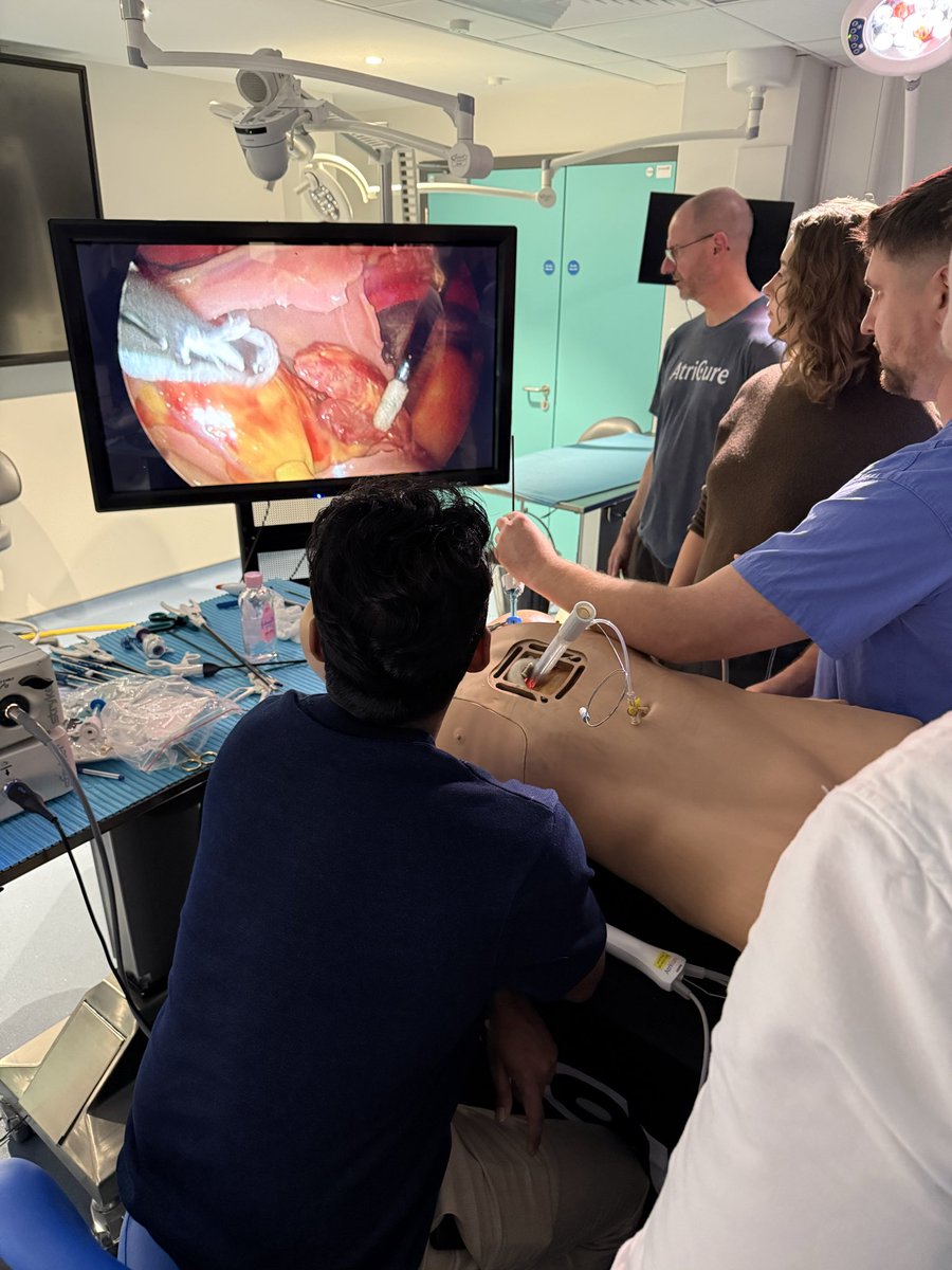 Hullsurgicalskills tweet media