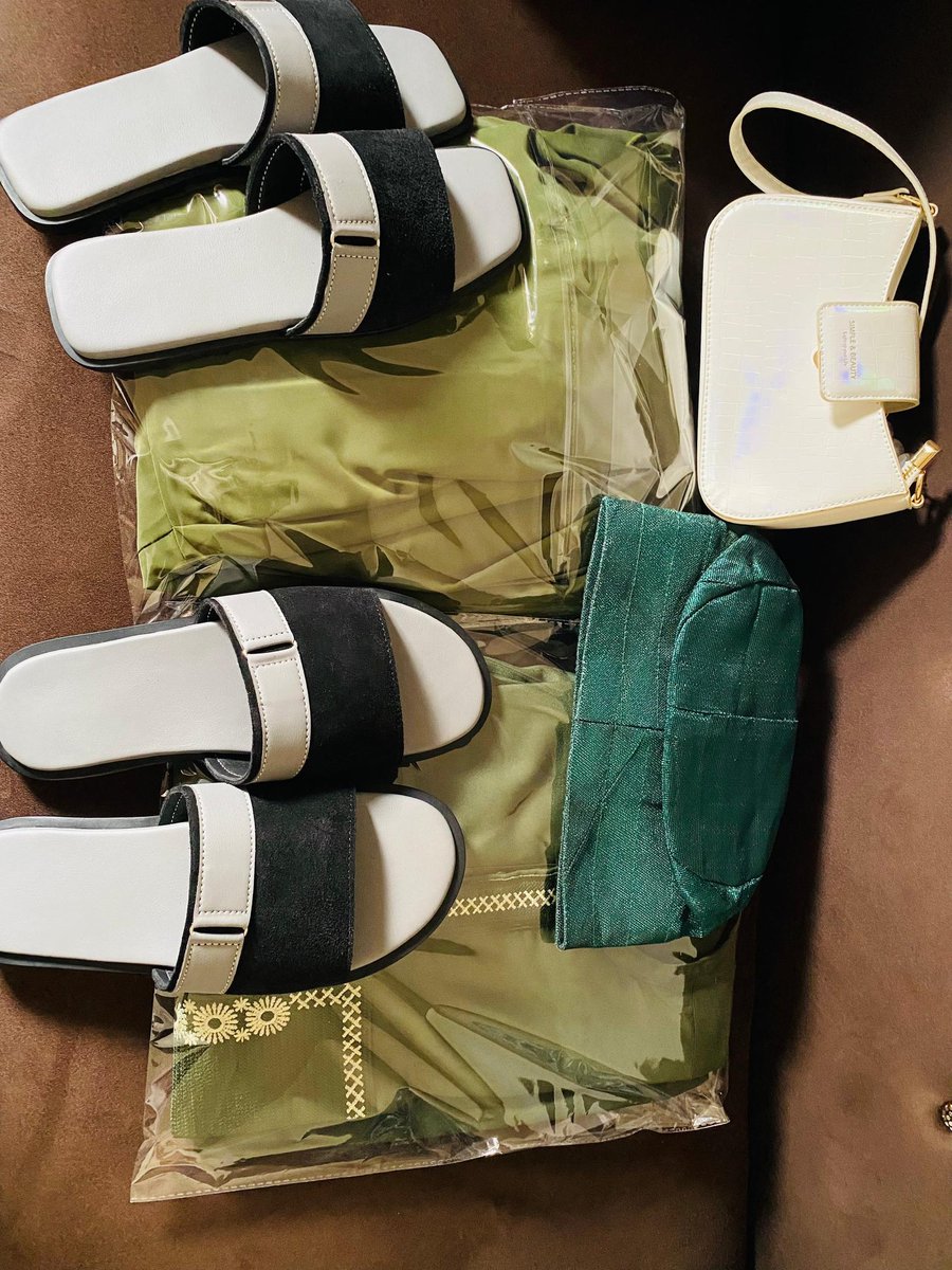 pharuc1's tweet image. First Jumuah as a married man, with you i shall observe more and in jannah you will be the queen of my household.