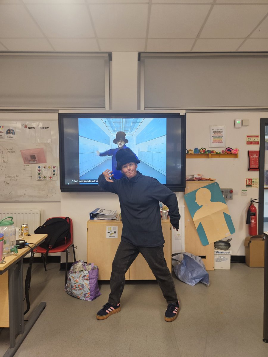 Miss Couper tweet media