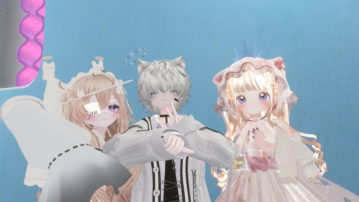 #FlavorLab_VRC
本を読んだりしているうちに夏も秋も終わってしまったと伺いました。
冷蔵庫の中は冷たくてわたくしにとってはあまり変化がない場所だから、時間が過ぎても気づかなかったみたい…
人間さんたちとお話しできた時間はとても楽しくてあっという間でしたわ。
少しお手紙つけております。