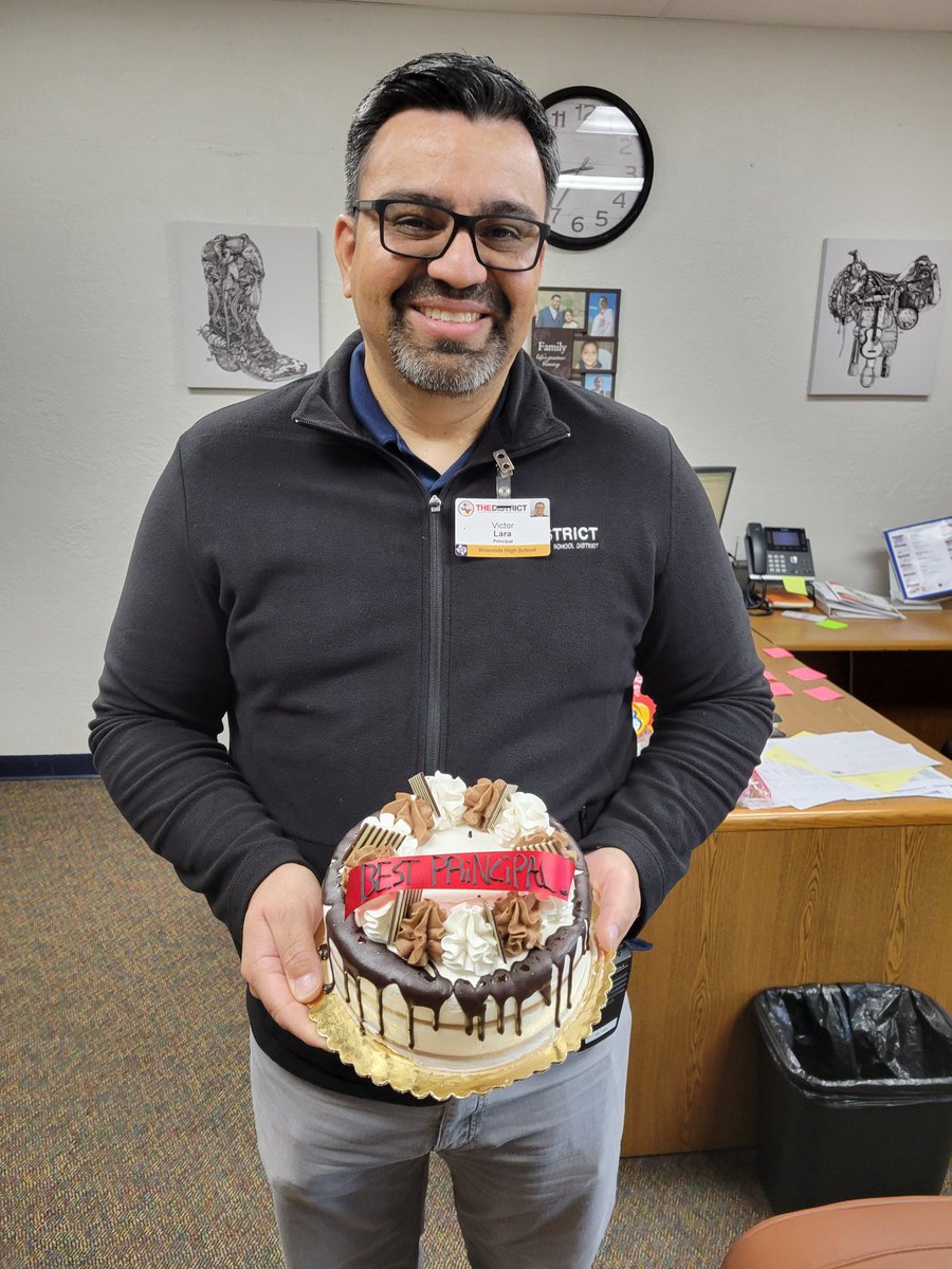 MsLaraRHS's tweet image. We couldn't let October come to an end without celebrating the best Principal! Thank you, Mr. Lara, for your unwavering support and leadership! Riverside is lucky to have you! #PrincipalsMonth #saddleup @vlara_82 @XLugo_RHS @Riverside_4ever