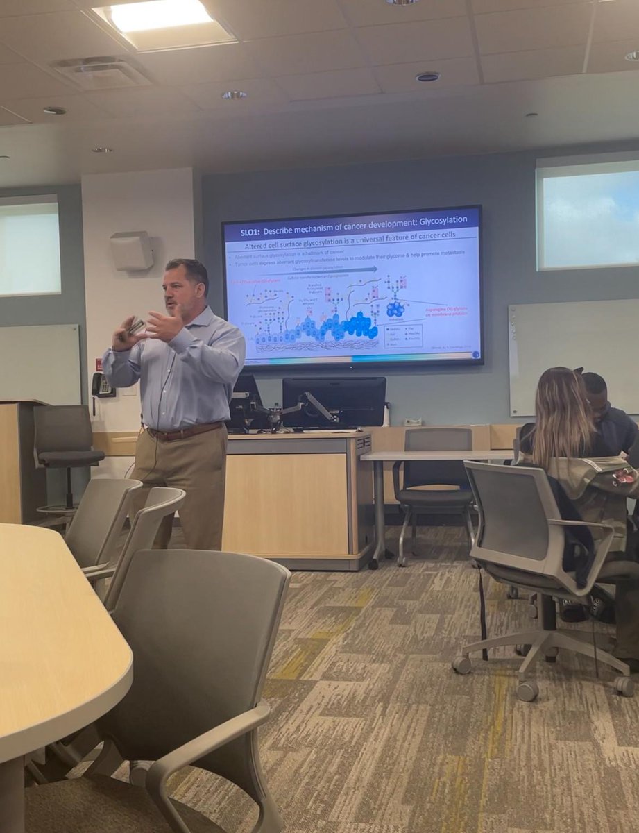 DimitroffLab's tweet photo. Tricks, Treats, and Translational glycobiology 🍬🧫 Dr. Dimitroff keeping it frightfully fascinating for HWCOM medical students with a fang-tastic Halloween lecture 🧪 https://t.co/ScB2mFbnfe