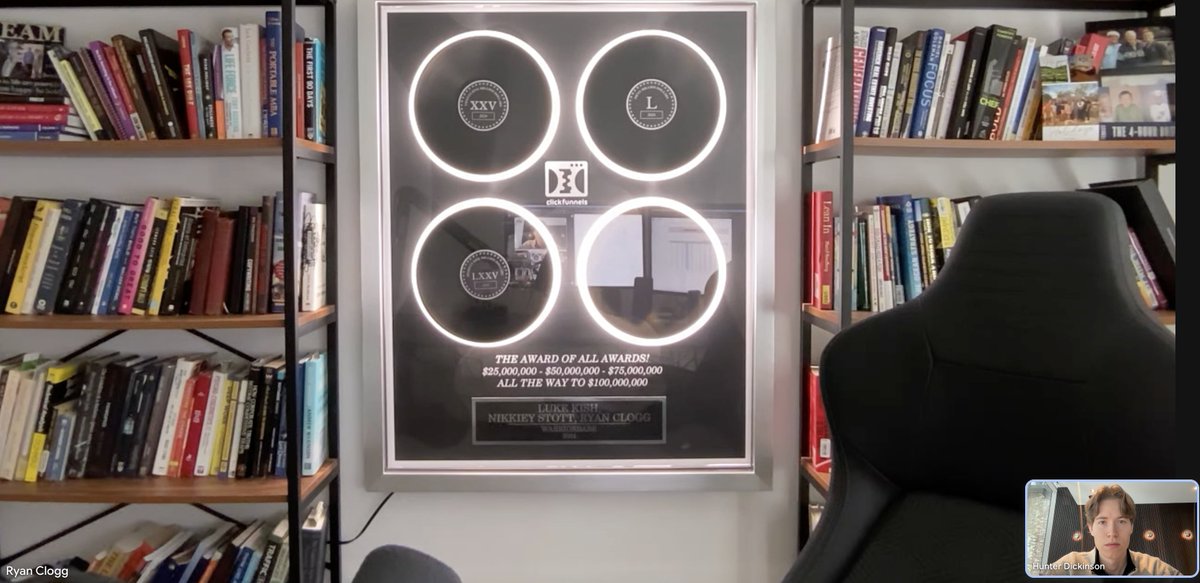 Ryan &amp; I have the most productive chats 

30 minutes staring at his $100mil plaque 

Key takeaway: Must get my bread up