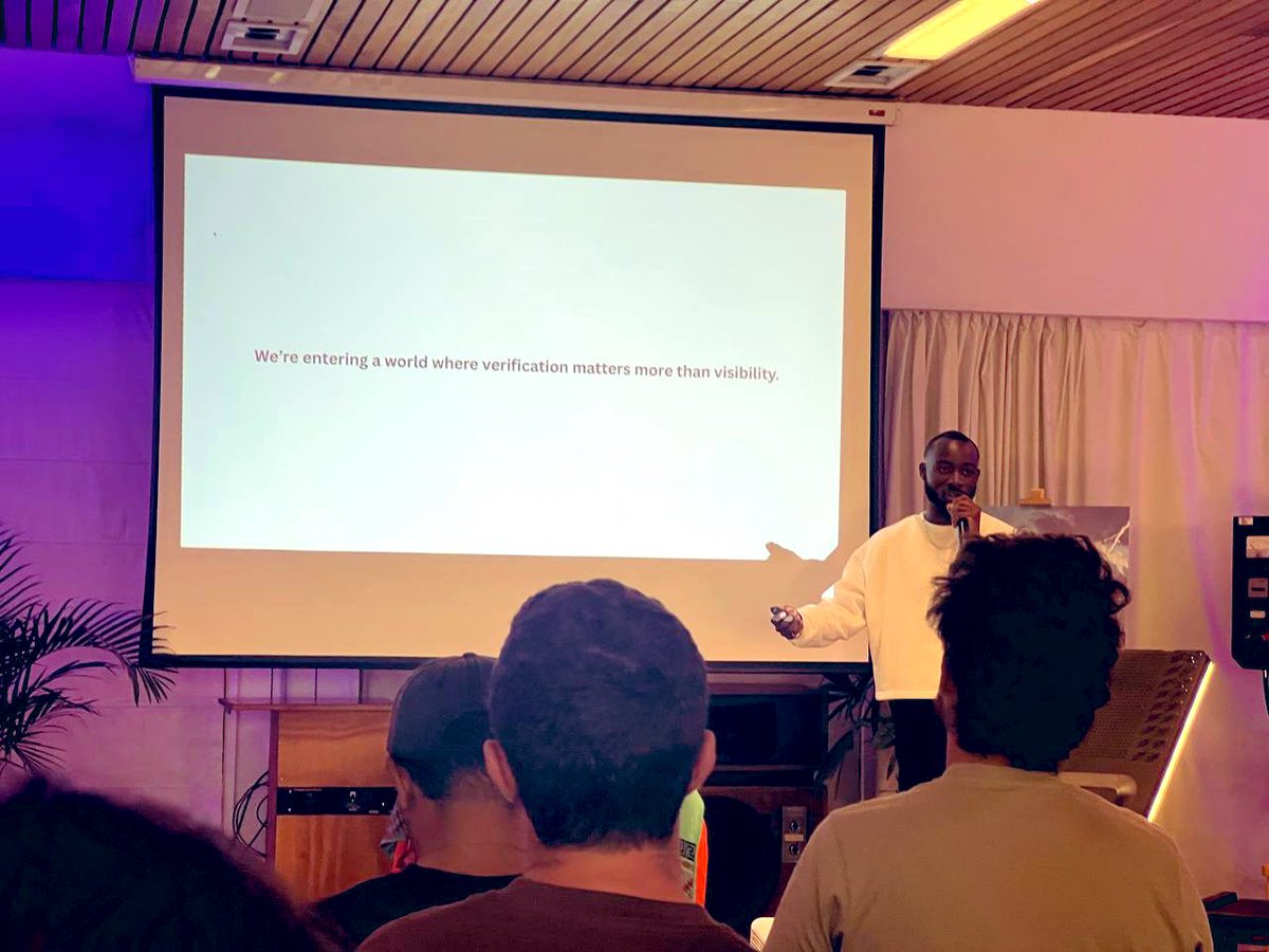 Cr3dentials's tweet image. It’s been an exciting and productive week of active participation at @JoinEdgeCity with @ciphertextk representing us on the global stage! 

Our team showcased what we are building @Cr3dentials, received valuable feedback from mentors, and connected with potential clients…