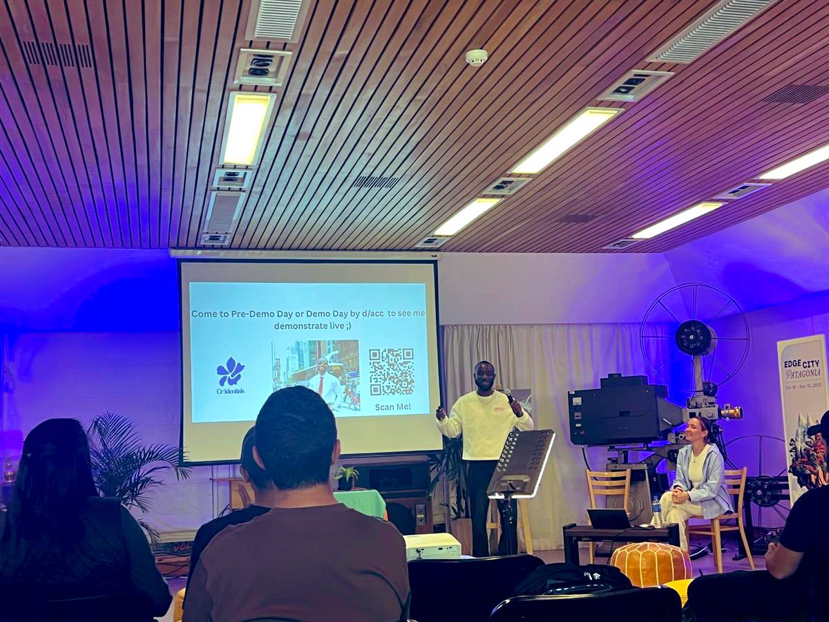 Cr3dentials's tweet image. It’s been an exciting and productive week of active participation at @JoinEdgeCity with @ciphertextk representing us on the global stage! 

Our team showcased what we are building @Cr3dentials, received valuable feedback from mentors, and connected with potential clients…