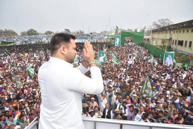 Jyotsana Yadav (Jyoti) (@drjyotsana51400) on Twitter photo बिहार चुनाव में एक अकेले तेजस्वी को हराने के लिए बीजेपी ने पूरी ताकत झोक दी है। 
प्रधानमंत्री 
कई राज्यो के मुख्यमंत्री और मंत्री 
भोजपुरी सिनेमा के चार नचनिया 
गोदी मीडिया का कुनबा 
चुनाव आयोग का पूरा सहयोग 
ED और CBI का दुरुपयोग 
इतने बड़े तामझाम से तेजस्वी यादव अकेला लड़ रहा बिहार चुनाव में एक अकेले तेजस्वी को हराने के लिए बीजेपी ने पूरी ताकत झोक दी है। 
प्रधानमंत्री 
कई राज्यो के मुख्यमंत्री और मंत्री 
भोजपुरी सिनेमा के चार नचनिया 
गोदी मीडिया का कुनबा 
चुनाव आयोग का पूरा सहयोग 
ED और CBI का दुरुपयोग 
इतने बड़े तामझाम से तेजस्वी यादव अकेला लड़ रहा