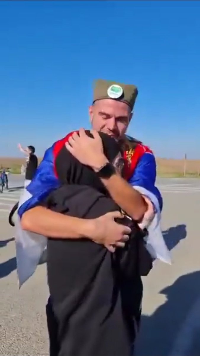 Ovakve fotografije daju pravi smisao stihovima: "Domovina se brani lepotom
I čašću i znanjem"