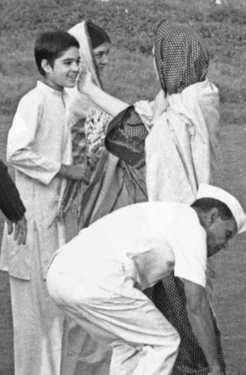 Old Pic, 
Sonia Gandhi interacting Varun Gandhi. <a href="/RahulGandhi/">Rahul Gandhi</a> <a href="/priyankagandhi/">Priyanka Gandhi Vadra</a>