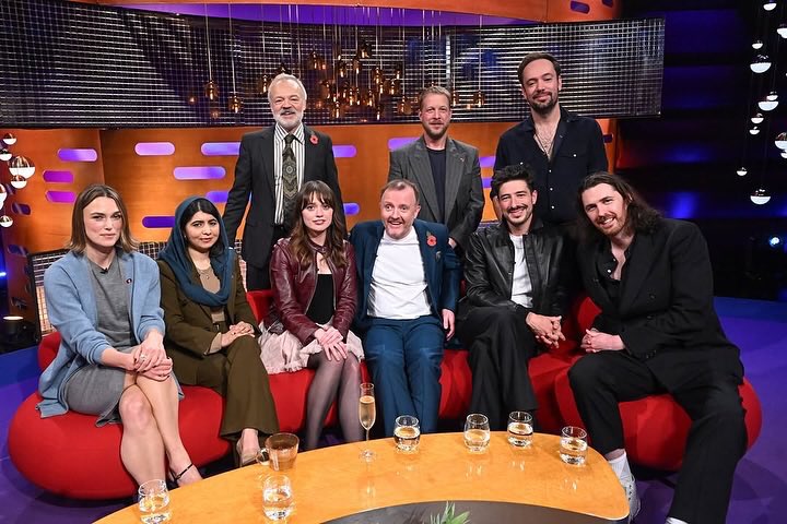 KeiraKsource's tweet photo. Keira Knightley at the Graham Norton Show with Malala Yousafzai, Aimee Lou Wood, Chris McCausland, Mumford &amp; Sons &amp; Hozer (Oct 31, 2025) 
#KeiraKnightley https://t.co/7hRaKnPtAz