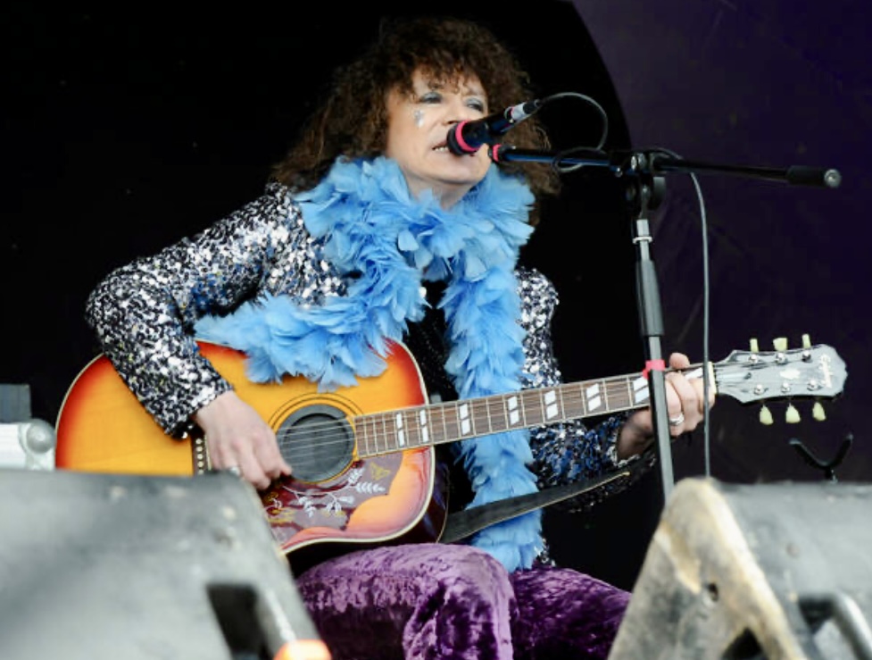 Experience T.REXTASY UNPLUGGED plus Special Guest ACOUSTIC BOWIE at Historic Lavenham August Theatre on SUNDAY 16th AUGUST 2026. Show starts at 7.30pm. For tickets, go to weloveconcerts.com or call the Box Office on 01256 416384. #entertainment #livemusic #concert