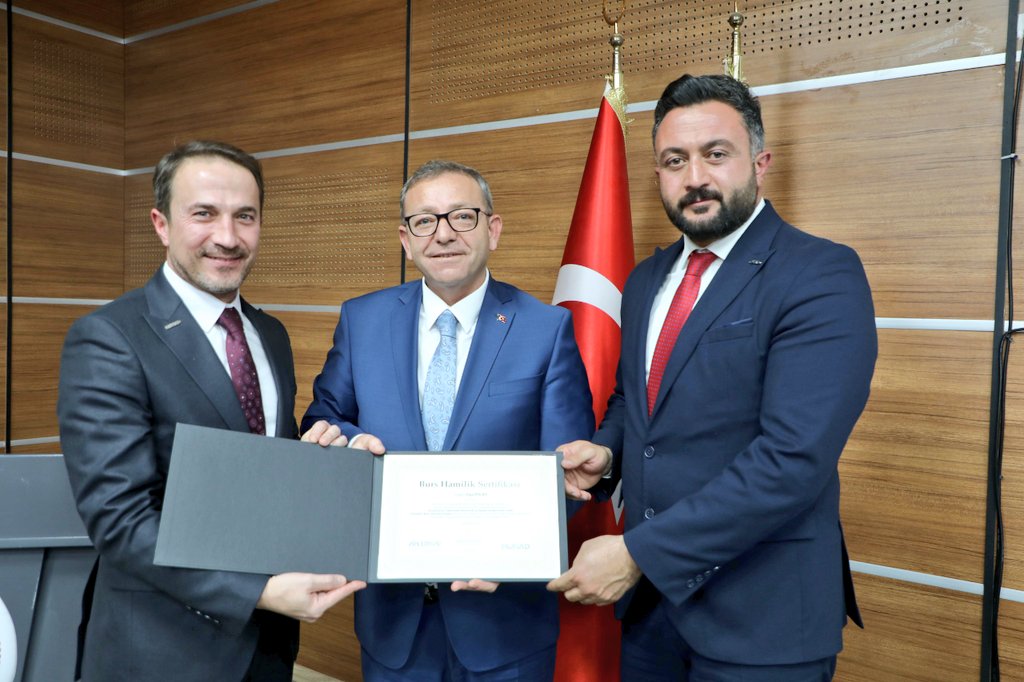 KarsValiligi's tweet photo. 📍#GaziKars Şehit Şentürk Aydınyer Gençlik Merkezi  

Valimiz Ziya Polat, MÜSİAD tarafından düzenlenen ve 65. Hükümet Ulaştırma Denizcilik ve Haberleşme Bakanı Ahmet Arslan'ın ana konuşmacı olduğu "Üretimin Yeni Transfer Merkezi Kars- İhracat Odaklı Katma Değerli Endüstriyel Üretim Zirvesi" programına katıldı. 

@ziyapolat73 
@ahmetarslan36 
@otuken_senger
@MUSIAD