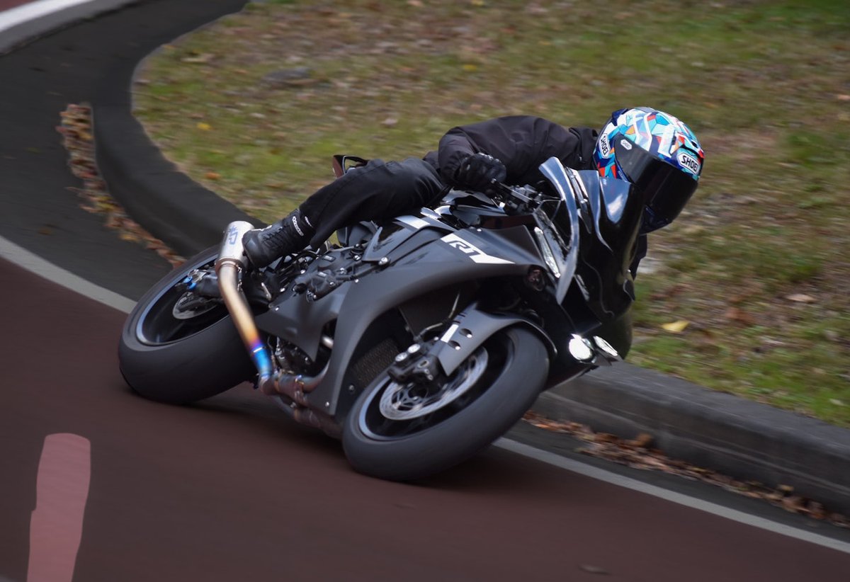 ピンチコック tweet media