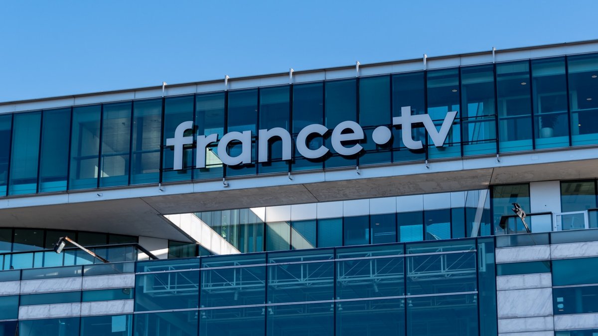 🚨ALERTE INFO | Rachida Dati annonce que France Télévisions va devoir se préparer à une coupe budgétaire de 65,3 millions d’euros ; inquiètes, les stars du petit écran appellent à ne pas mettre en péril "un bien public essentiel".