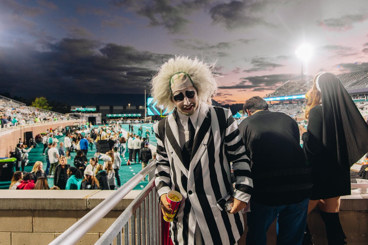 PatrickONealOK's tweet photo. Captured the moment. @GoCCUsports and @CoastalFootball with 1.2 million impressions from last night (and counting). 

Creative team had a night https://t.co/nuplI8VHmr