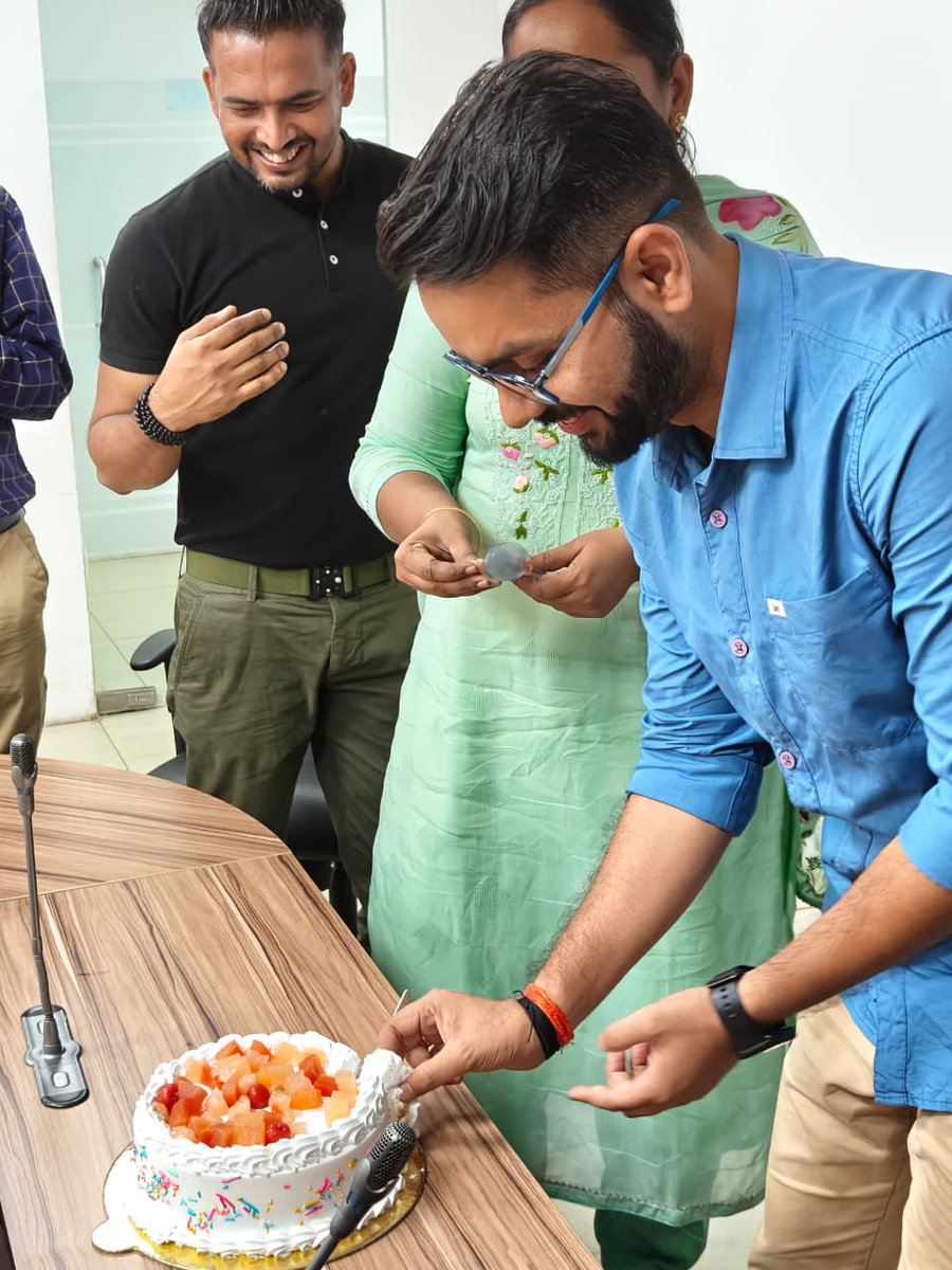 akshayktwt's tweet image. After ~2 wonderful years at @NICMeity It’s time to say goodbye. 💙

Grateful for the learning, growth &amp;amp; memories as a #DevOps Engineer - managing infra, automations &amp;amp; projects that serve our nation 🇮🇳

New adventures loading... 🚀

#Farewell #Gratitude #DevOps #GrowInCommunity