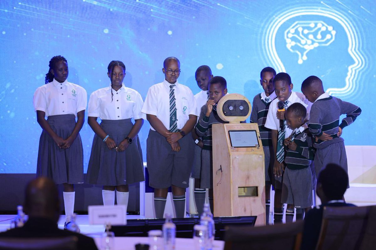 The young team from The Olive School showcased Dr. 24/7, a robot built to support doctors, analyzing patient symptoms and even handling blood samples. 

A powerful glimpse into the future of AI in healthcare 👏🏽

#GAIME2025
#GlobalAIRacePitstop 
#MeetMeAtGAIME