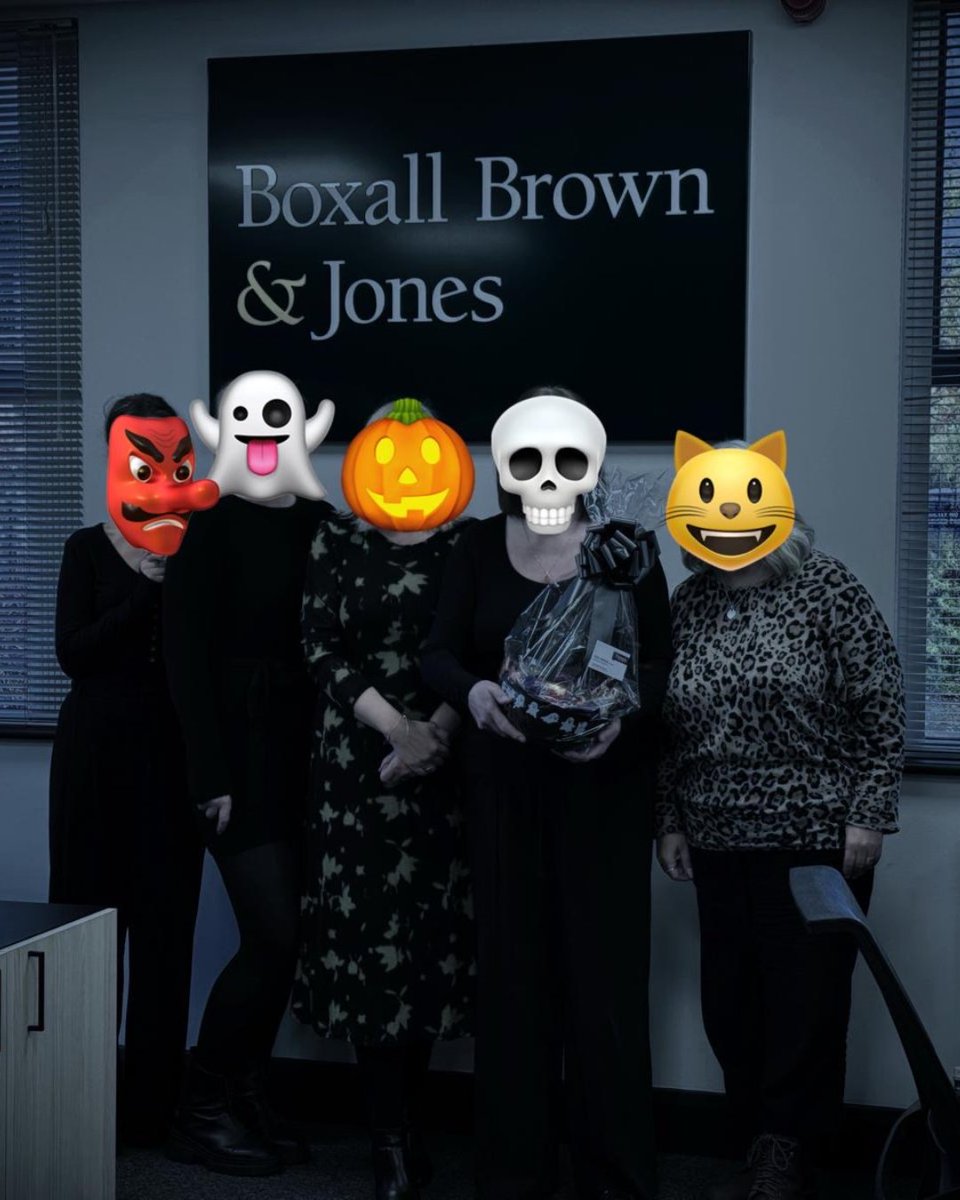 Tricks? None here, just treats from <a href="/Timmslaw/">Timms-Law</a>! 🍬🕷

Thank you to Timms Solicitors for the thoughtful Halloween treats! A lovely surprise for the Boxall Brown &amp; Jones team 🎃

Happy Halloween to all!

#BoxallBJones #Halloween #Spooky #TrickOrTreat #Goodies