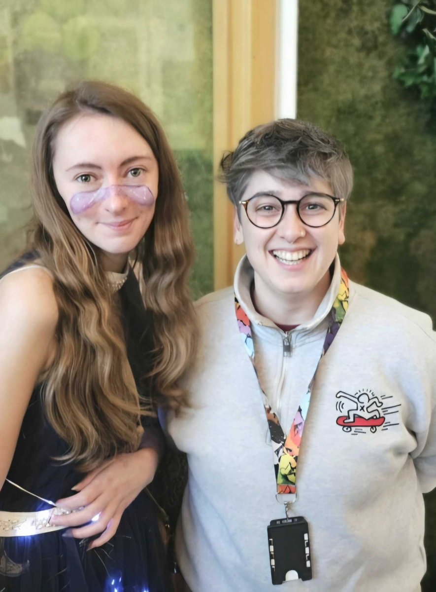 Another picture from our amazing trip to <a href="/RareLtd/">Rare Ltd.</a> 
<a href="/xtinaistyping/">Christina</a>  Next time I see you I'll bring you some eggs :D  
#bemorepirate #seaofthieves